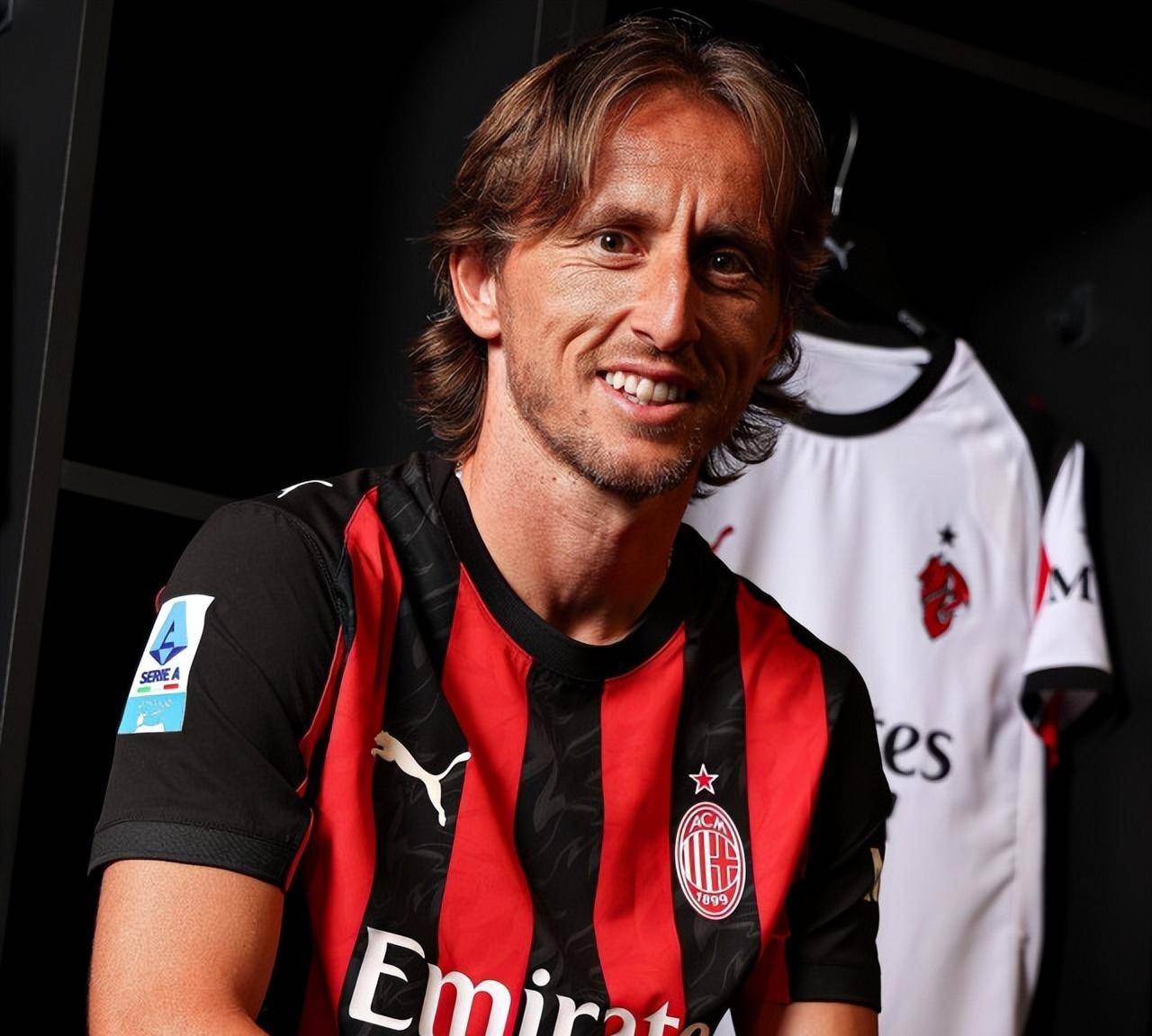 欧文突破防守造成杀伤，制造罚球