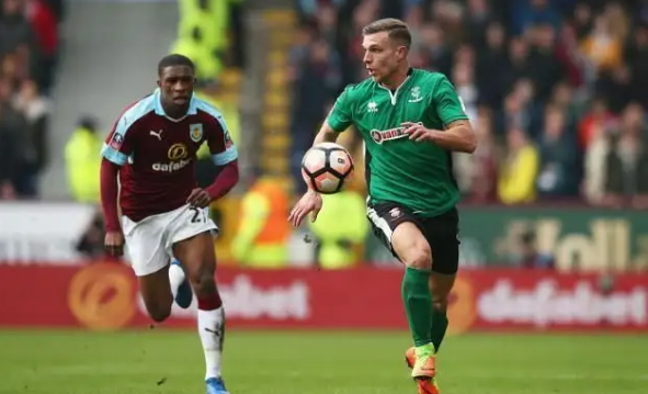 天空体育：莫拉塔左腿内收肌损伤，预计将伤停4至6周