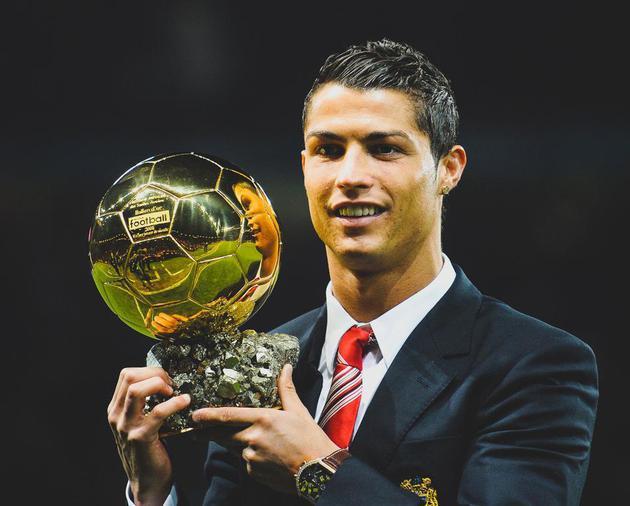 海港亚冠赛前Vlog：吉祥物伊戈已量产；林皇再度作客上海滩