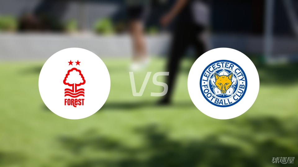 网友在梅西夜访诺坎普时偶遇他，梅西还向镜头打了招呼